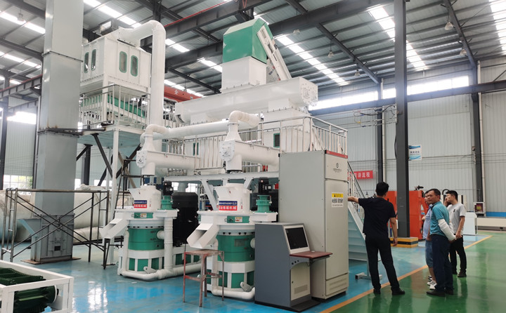 顆粒機(jī)成套生產(chǎn)線設(shè)備展示