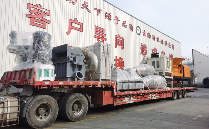 由于山東顆粒機(jī)質(zhì)量與價(jià)格并存，在市場(chǎng)的所占比例越來越大，越來越多的客戶選擇與山東顆粒機(jī)廠家合作，購(gòu)買鋸末顆粒機(jī)、破碎機(jī)、粉碎機(jī)等設(shè)備。