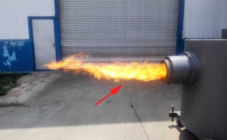 山西客戶來廠驗(yàn)收設(shè)備，生物質(zhì)燃燒機(jī)一次性點(diǎn)火成功。